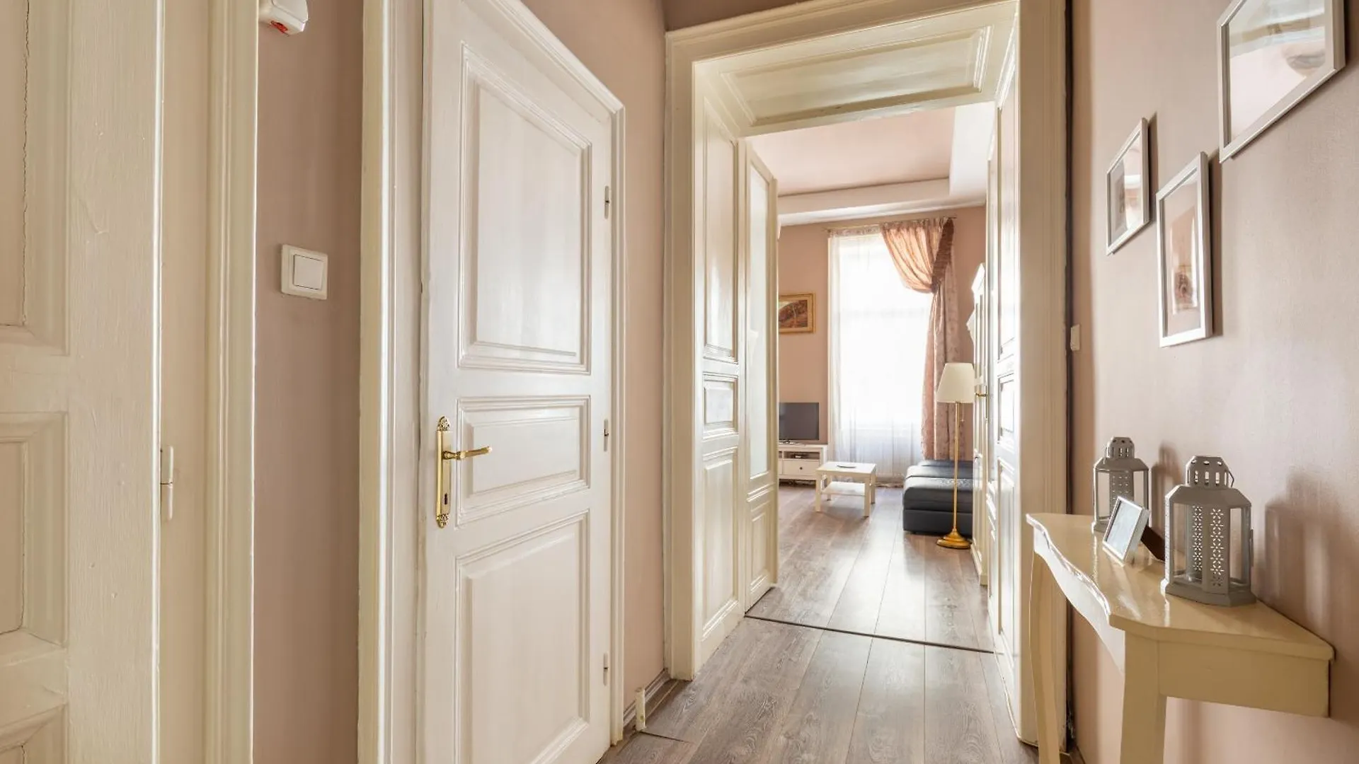 D20 Dob Apartment Budapest