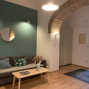 French Touch With Free Parking Apartament