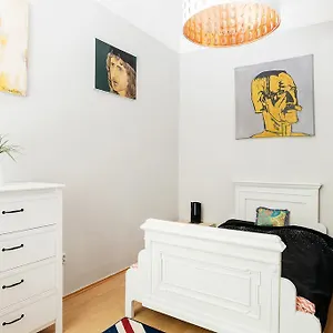 Wind Queen With Air Condition Apartament